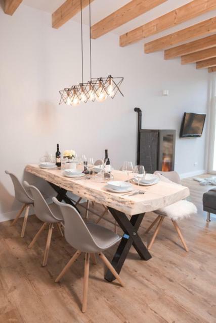 Ferienwohnung Otto-Dill-Halle Elmstein المظهر الخارجي الصورة